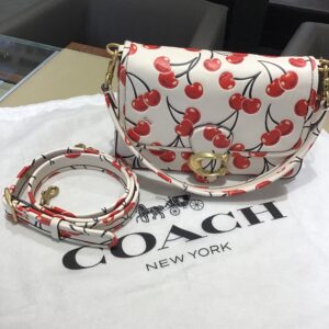 COACH（コーチ）ソフト タビー ショルダーバッグ ウィズチェリー】の