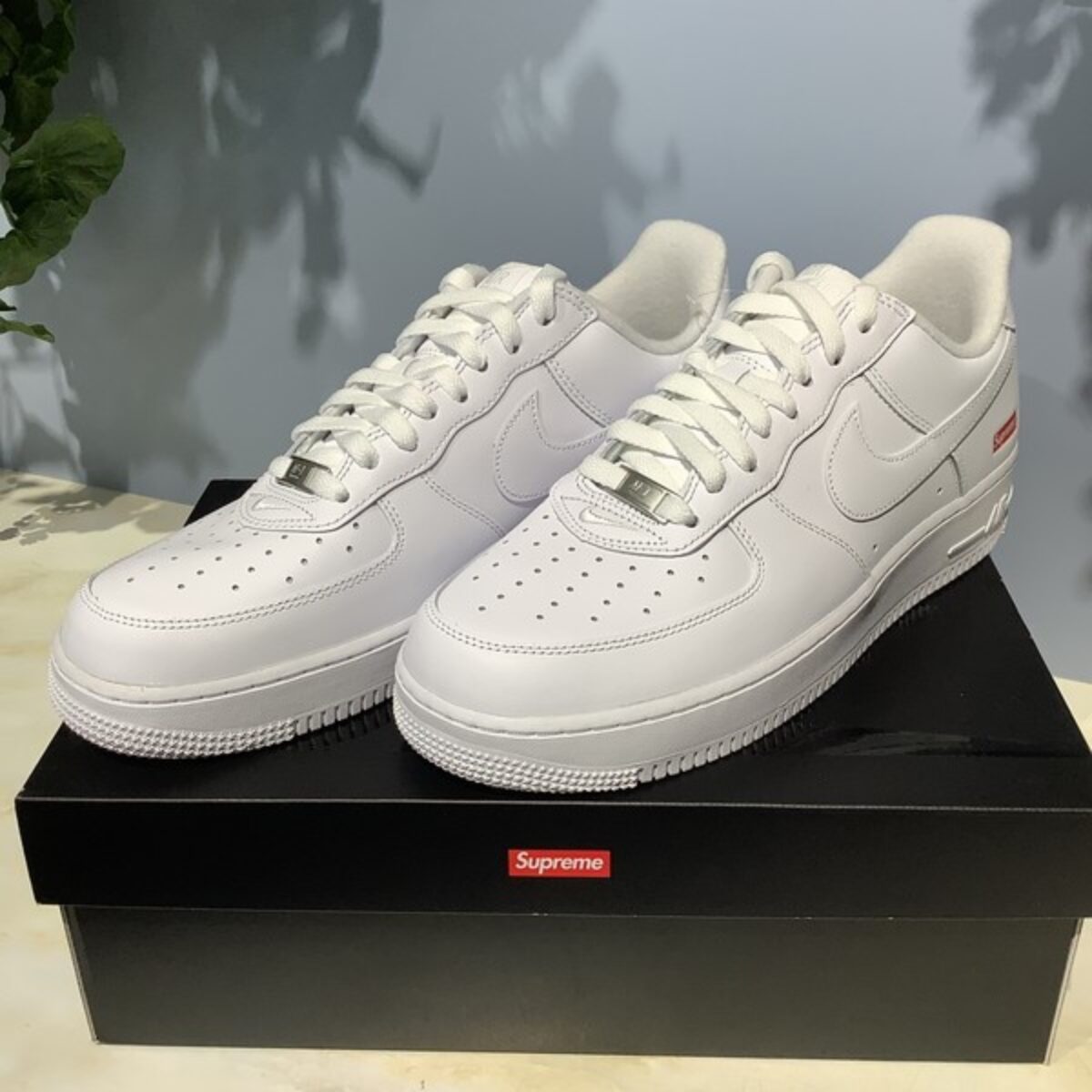 【通販超歓迎】nike supreme air force1 ナイキ　シュプリーム 美品 靴