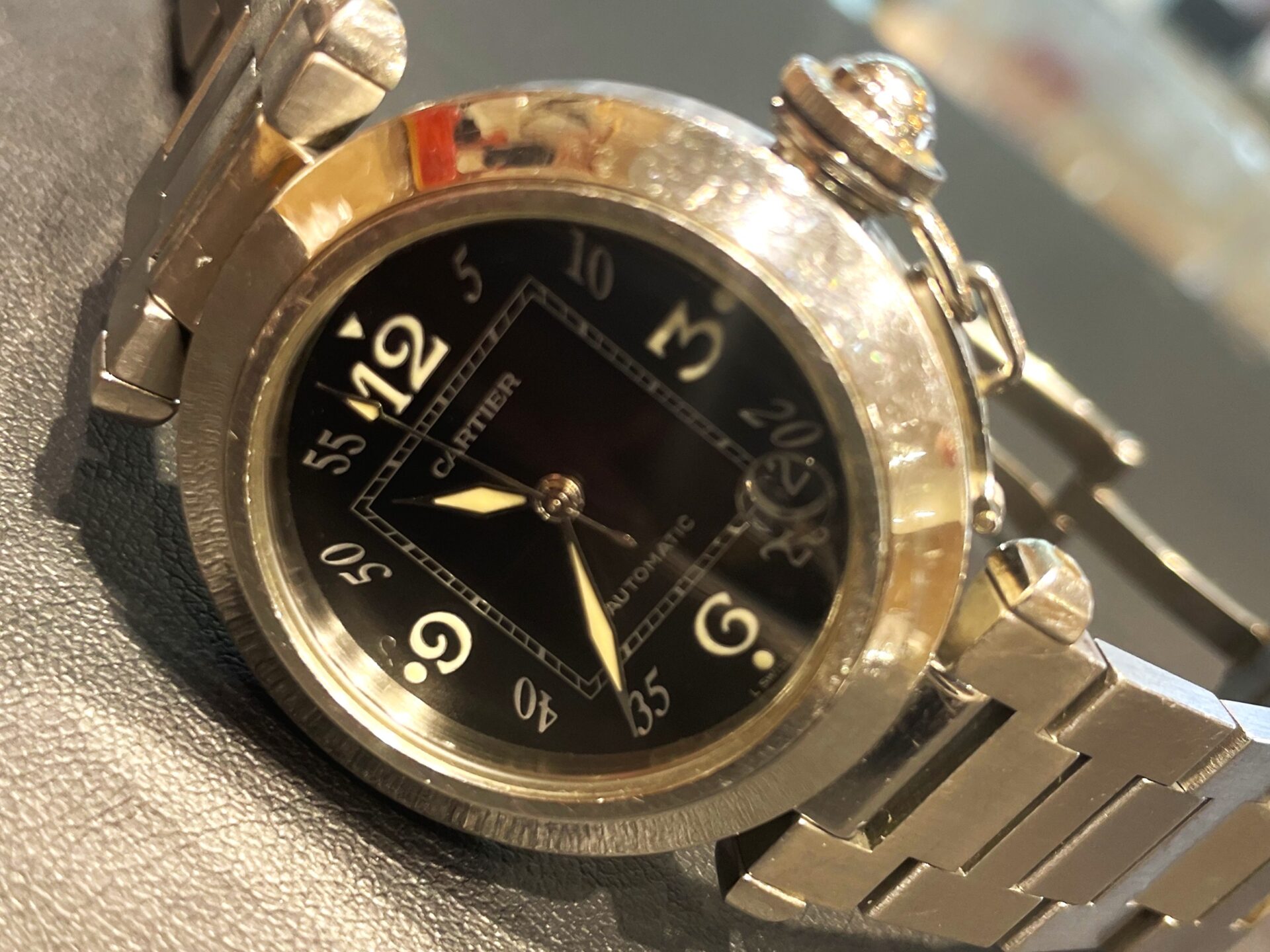 カルティエ【Cartier】パシャC スモールデイト 黒文字盤を名古屋市中村