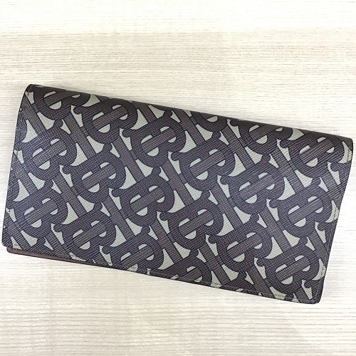 BURBERRY 8025767 TBモノグラム 2つ折り長財布】の買取価格と査定