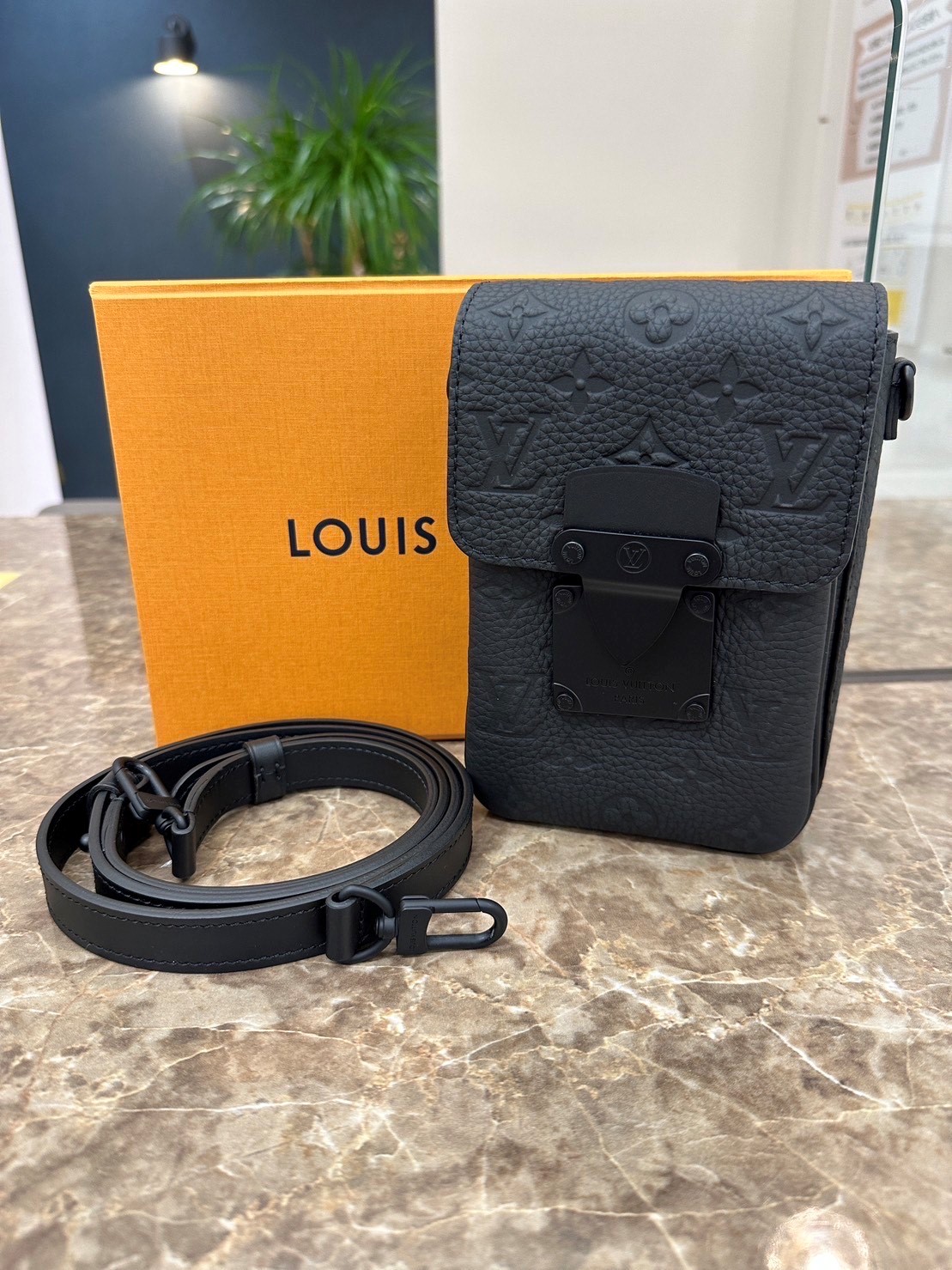 ルイ・ヴィトン LOUIS VUITTON Sロック ヴェルティカル・ウェアラブル ウォレット】をお買取りさせていただきました！ | 買取実績 |  「感謝を込めて丁寧に」質屋かんてい局 盛岡店 | 質屋かんてい局