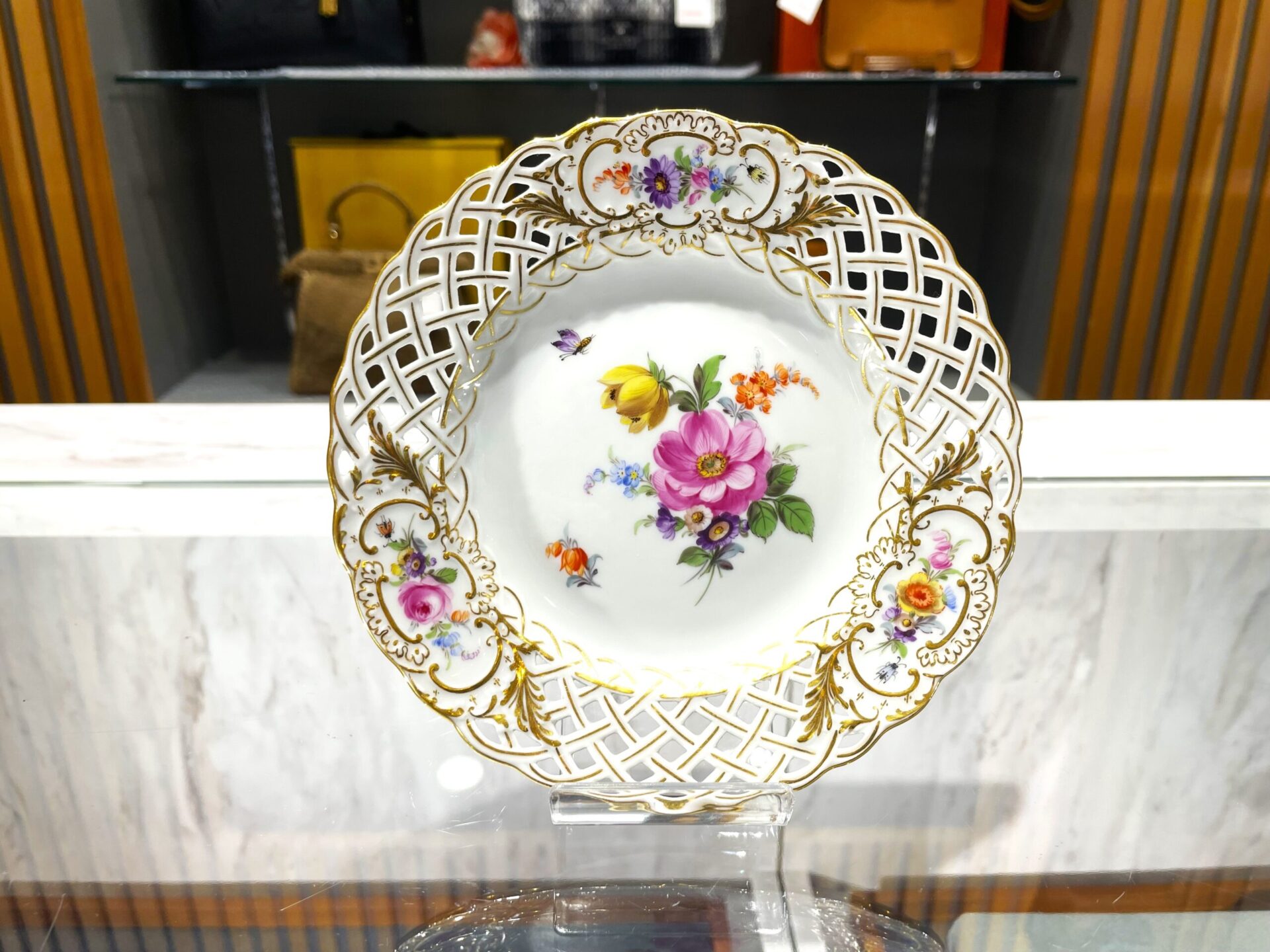 マイセン プレート　飾り皿　1級品 散らし小花 金彩　28cm大皿1958年頃
