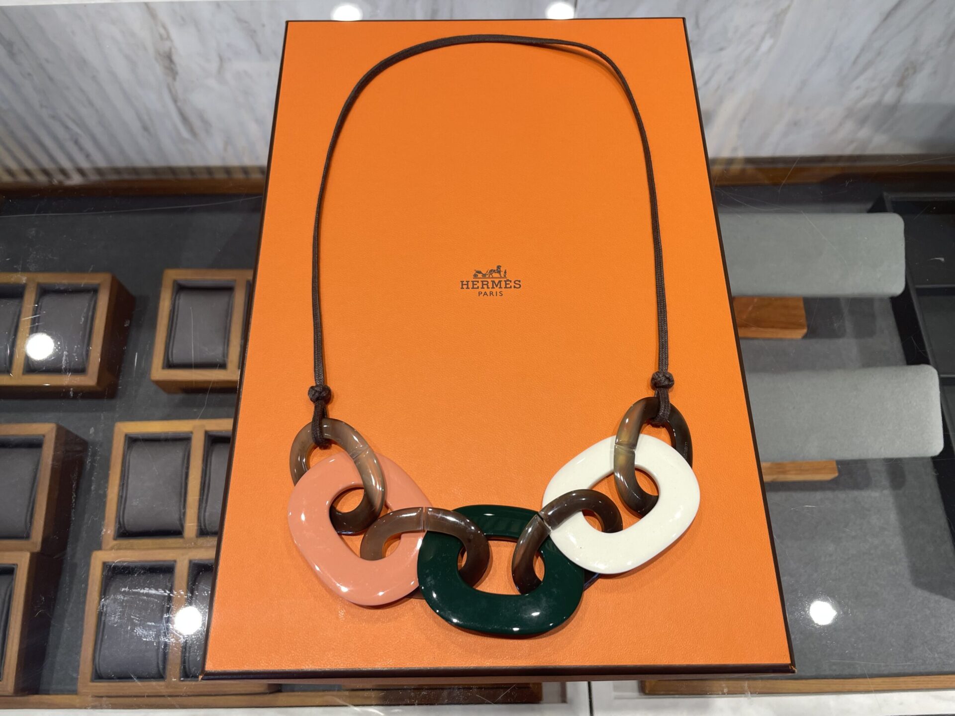 エルメス【HERMES】カランバ バッファローホーン ネックレスを名古屋市中川区のお客様より買い取りました♪ | 買取実績 | 質屋かんてい局  名古屋西店 | 質屋かんてい局