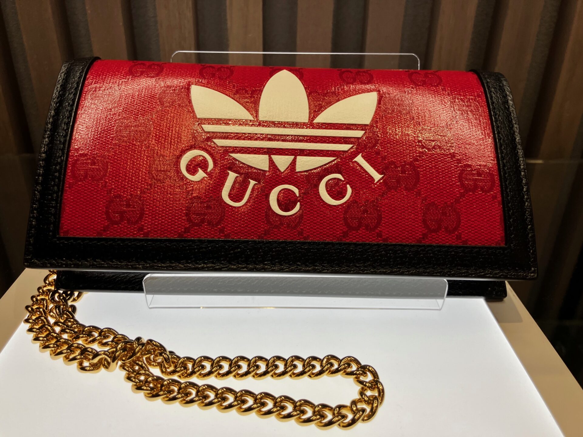 GUCCI×adidasコラボ チェーンウォレット | 買取実績 | 質屋かんてい局