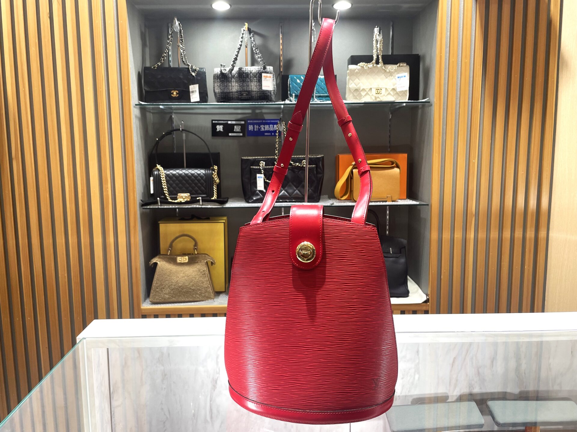 ルイヴィトン エピ クリュニー M52257 ショルダーバッグ 査定ポイント