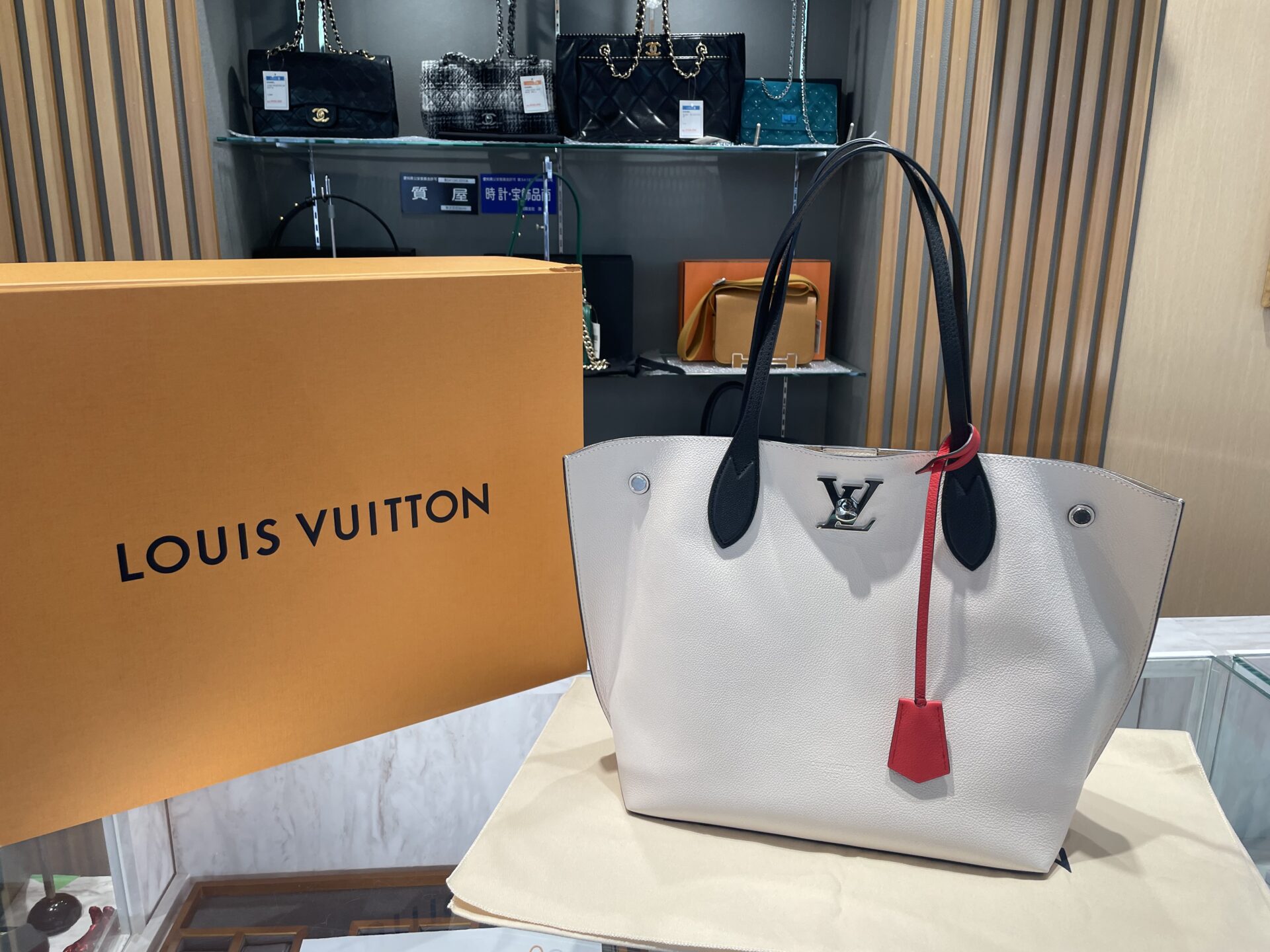 ルイヴィトン高値買取中！】ルイヴィトン ロックミー ゴー トート 