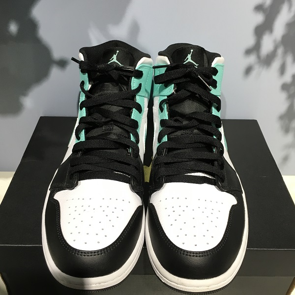 ナイキ エアジョーダン ミットカット 554724 132】の買取価格と査定