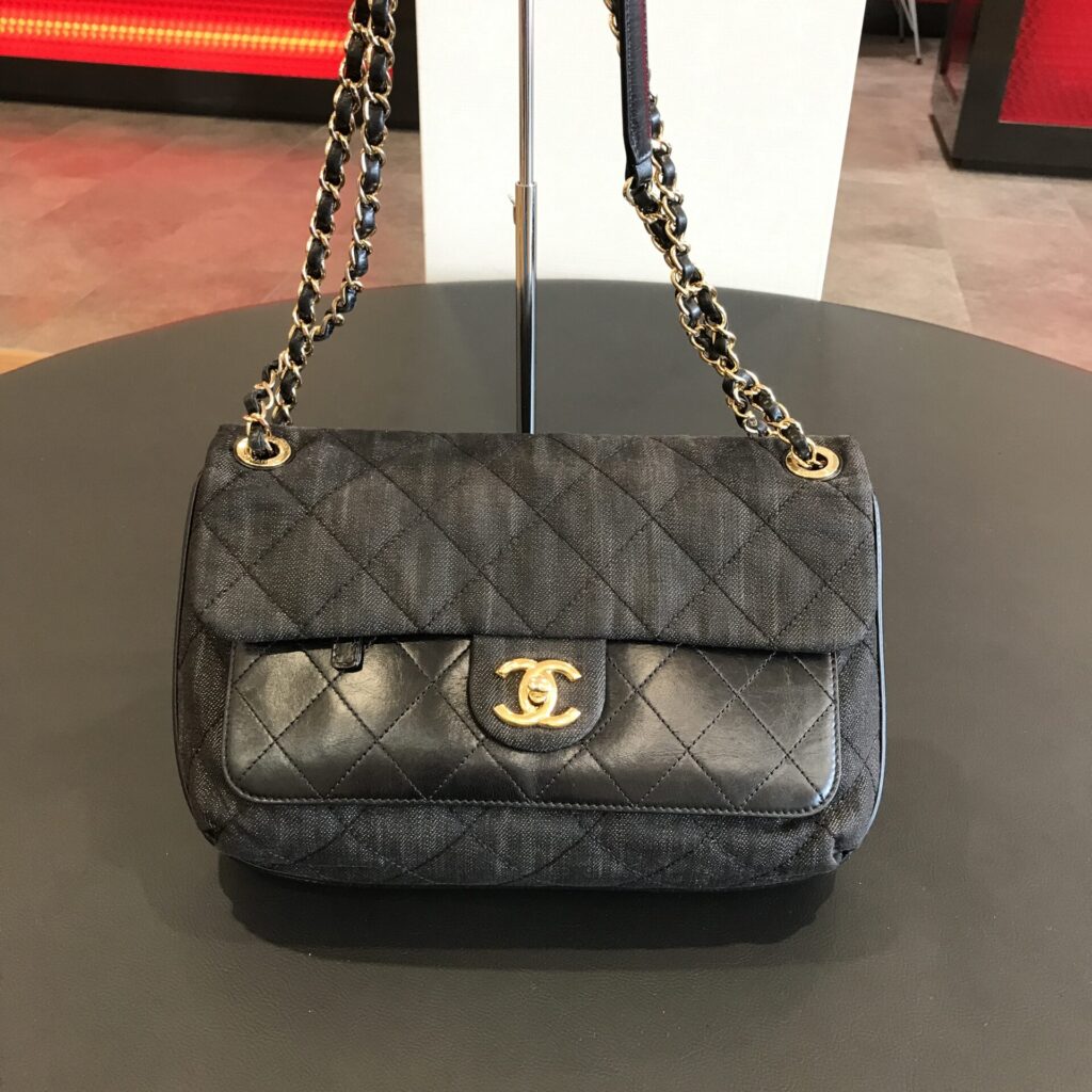 シャネル　CHANEL　マトラッセ　チェーンショルダー　バッグ