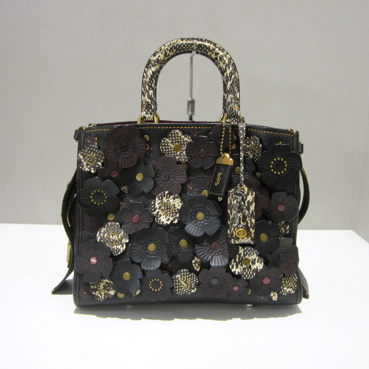 COACH ローグ31 ウィズティーローズ をお買取り致しました。 | 買取 