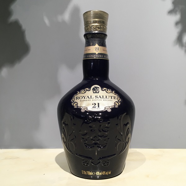 ロイヤルサルート 21年シグネチャーブレンド】の買取価格と査定