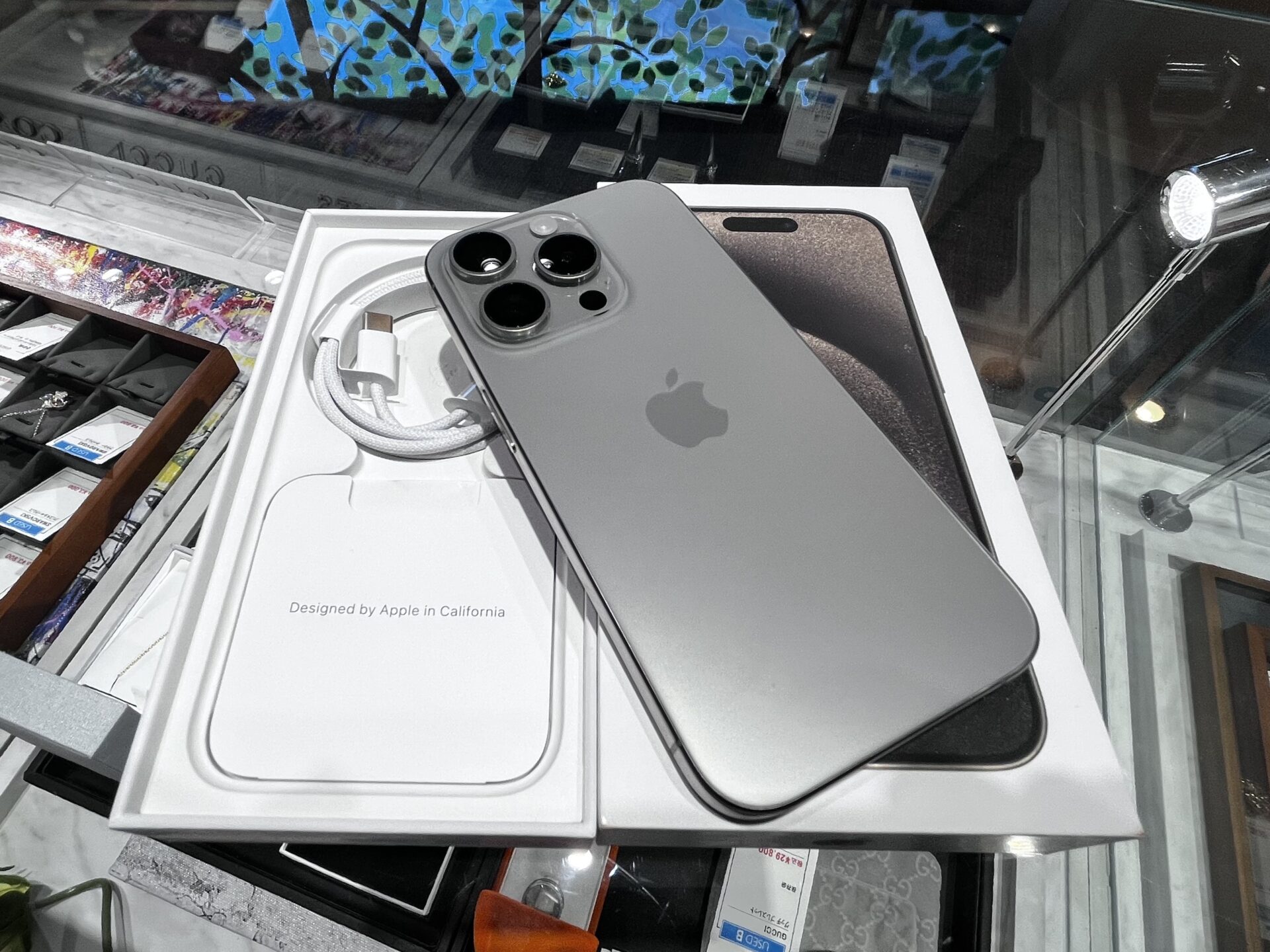【動作確認済】iPhone 15 Pro 256GB 画面割れ格安 iPhone15 Proの買取相場を徹底解説！画面割れでもOKです
