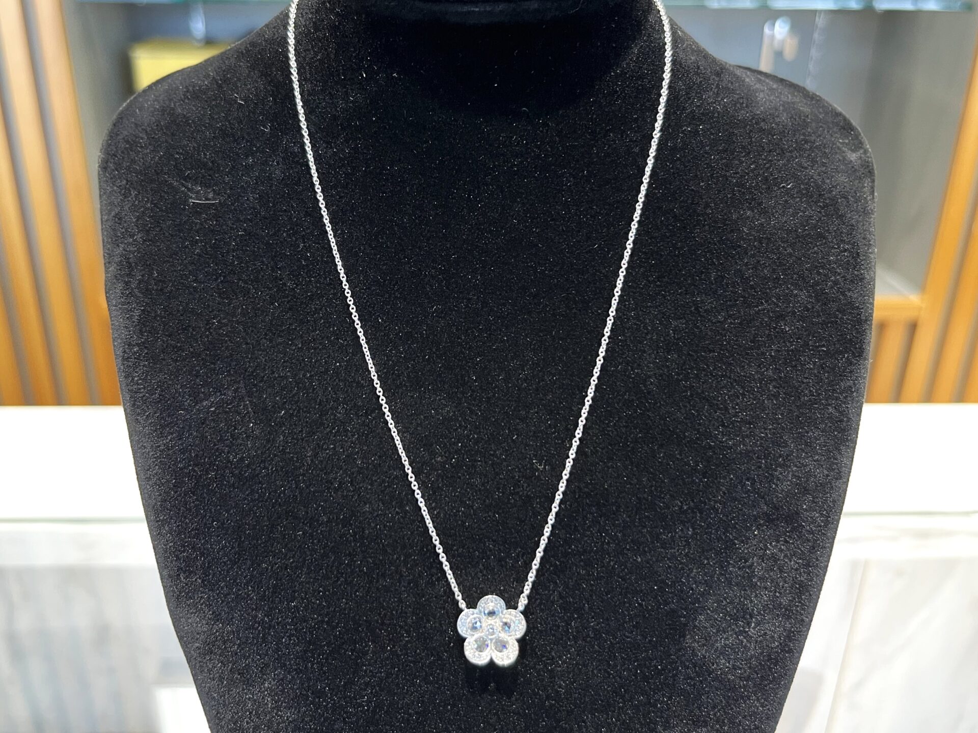 レア　入手困難ティファニー　ガーデンフラワー　ダイヤ　ネックレス廃番 TIFFANY&Co.（ティファニー） （美品）ティファニー TIFFANY ガーデン