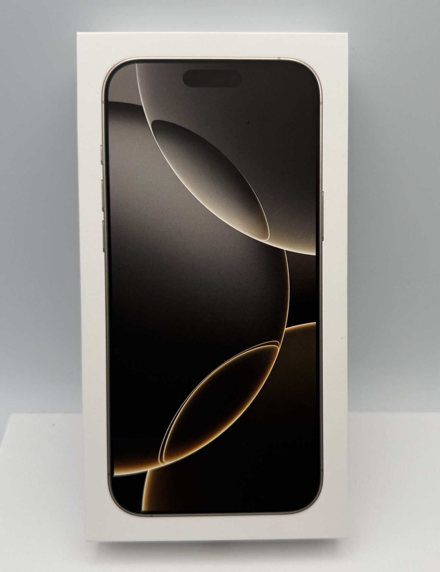 Apple iPhone 16 Promax 本体 ブラックチタニウム キズあり Apple