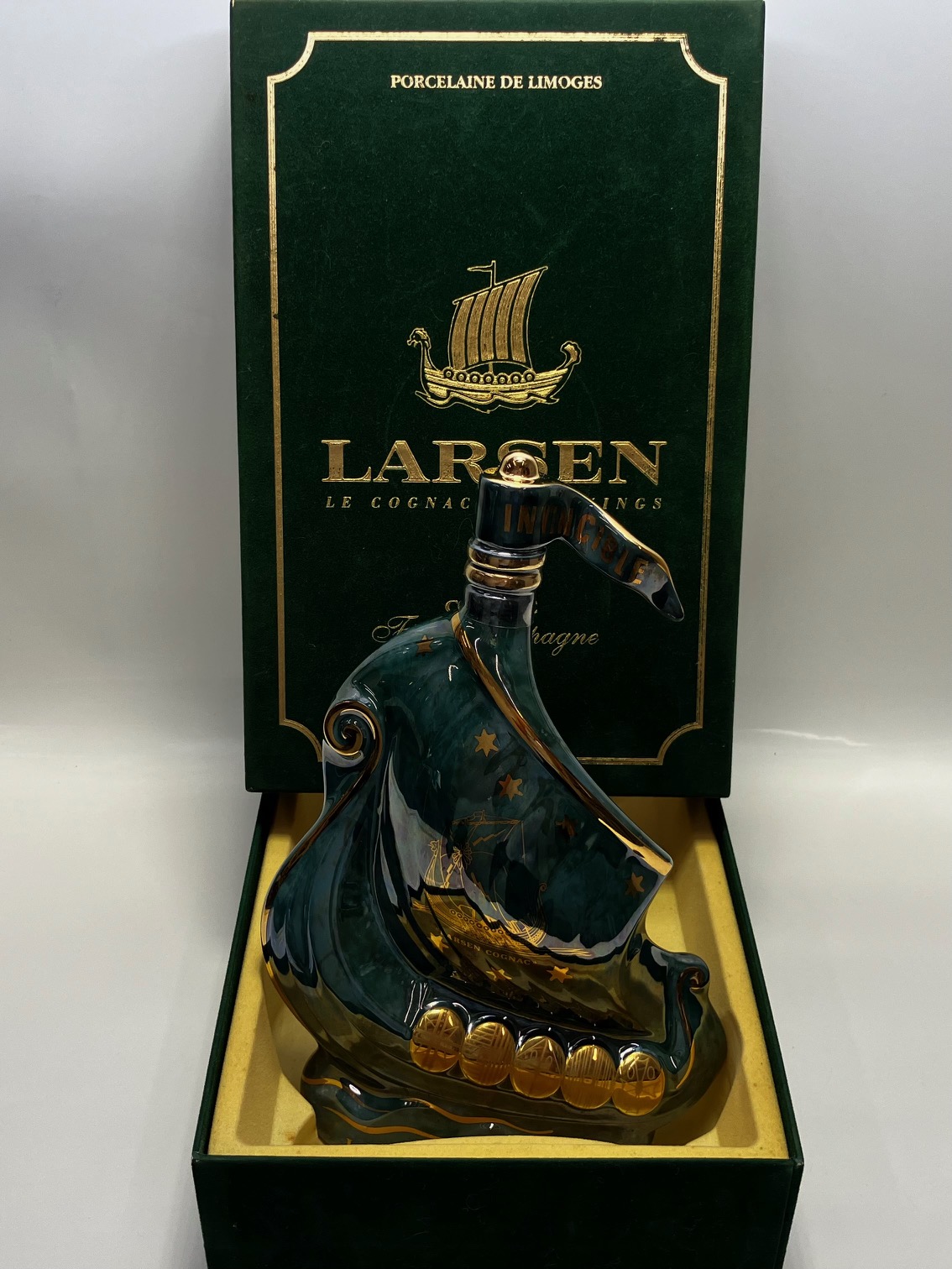 LARSEN COGNAC バイキング船のコニャック ラーセン・バイキング・シップ・オーシャン・コニャック