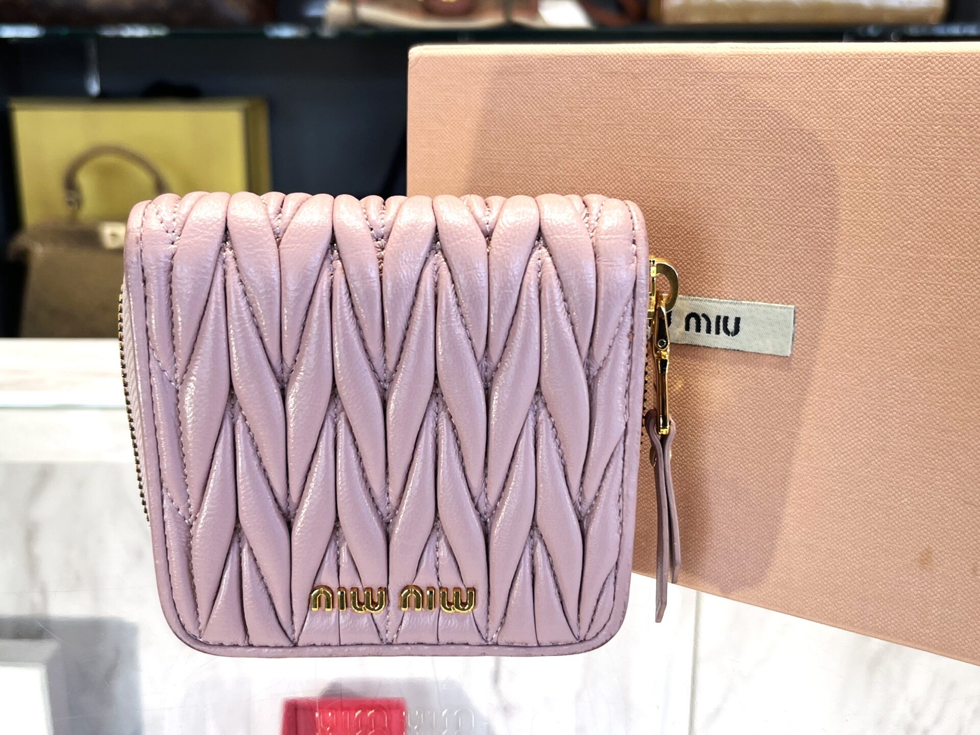 ミュウミュウ買取】マテラッセ財布 ピンク系を高く売る！査定ポイント