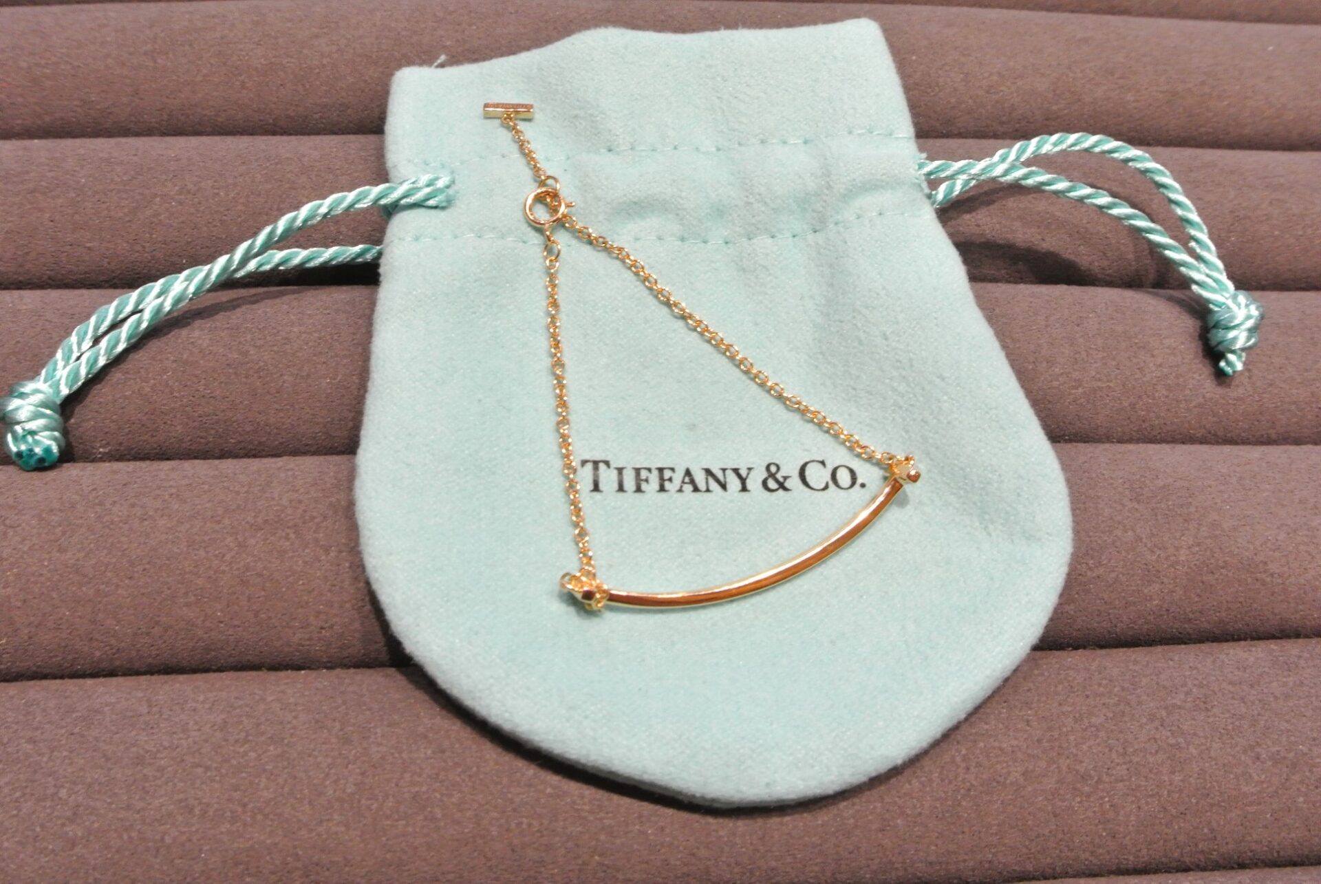 最新版】ティファニー買取価格の秘密！Tスマイル ブレスレット2.4gの