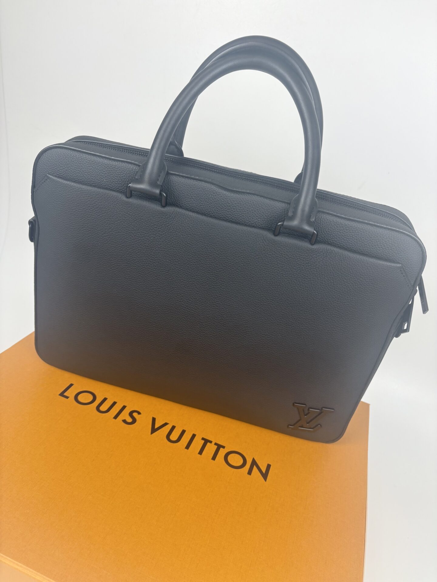 ルイ・ヴィトン LOUIS VUITTON パイロットブリーフケース】をお