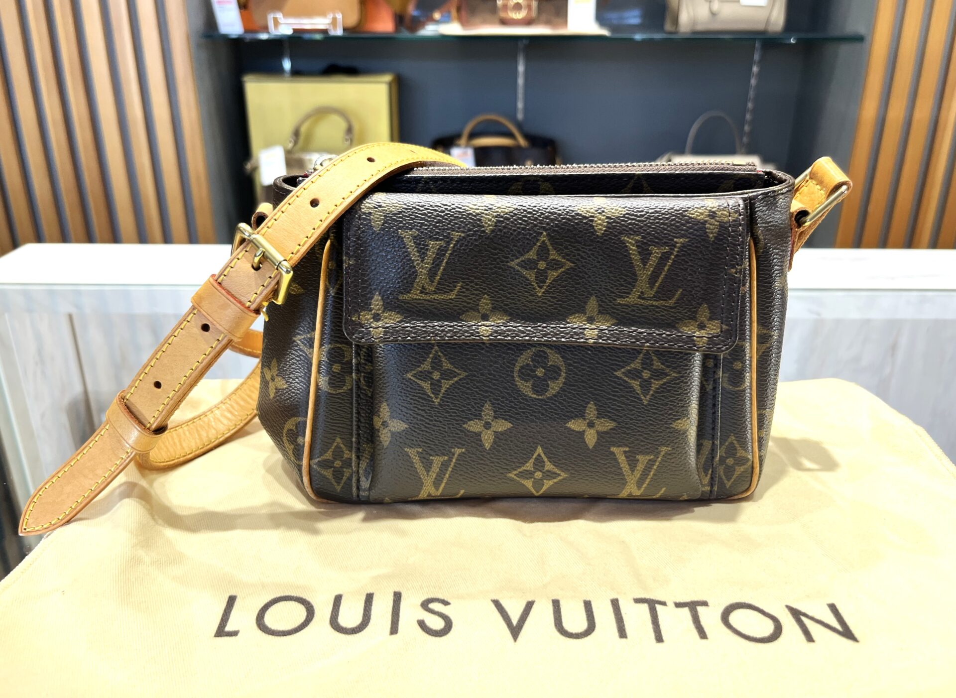 LOUIS VUITTON モノグラム LOUIS VUITTONブレスレット保存袋・専用箱
