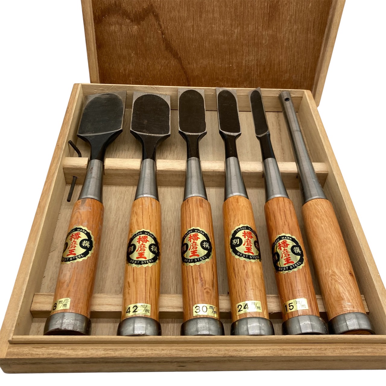 大工道具　本職用鑿　9丁　まとめ売り 大工道具 本職用鑿 9丁 まとめ売り 大工道具本職用鑿9丁