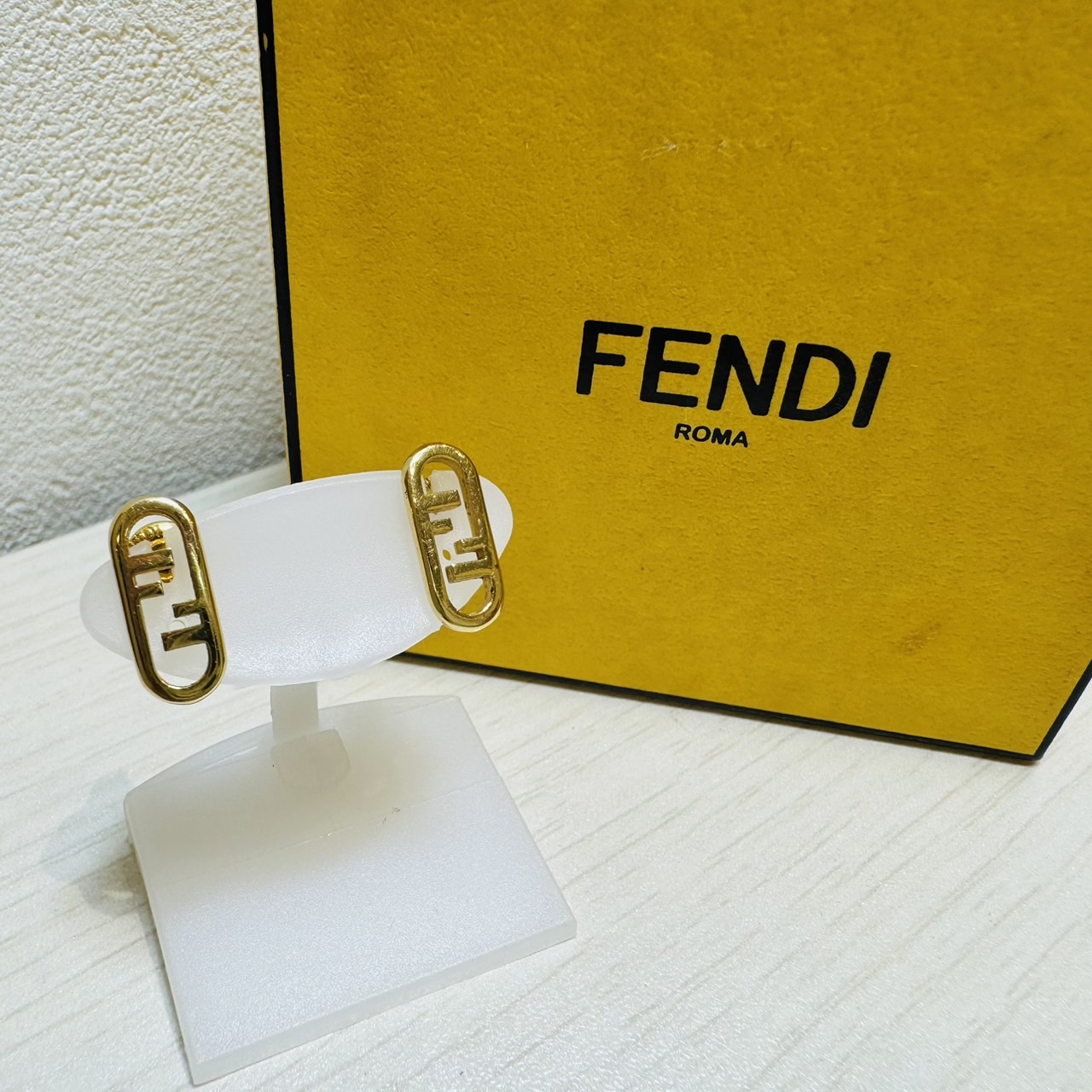 Fendi スクエア型ピアス FENDI（フェンディ）オーロック ピアスを高価買取！ | 買取実績