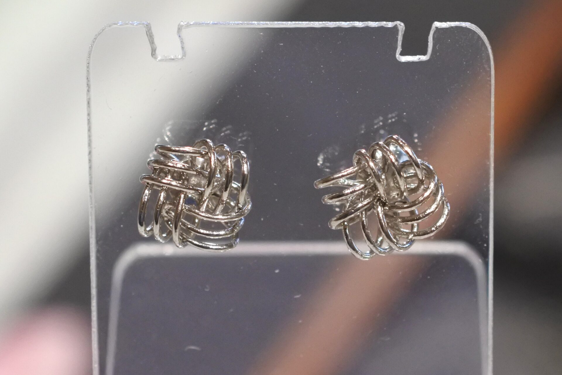 2025年最新｜高騰中のプラチナ買取価格がアップする査定ポイントを徹底解説！【Pt900 ピアス 3.42gの事例】質屋かんてい局名古屋西店 |  買取実績 | 質屋かんてい局 名古屋西店 | 質屋かんてい局