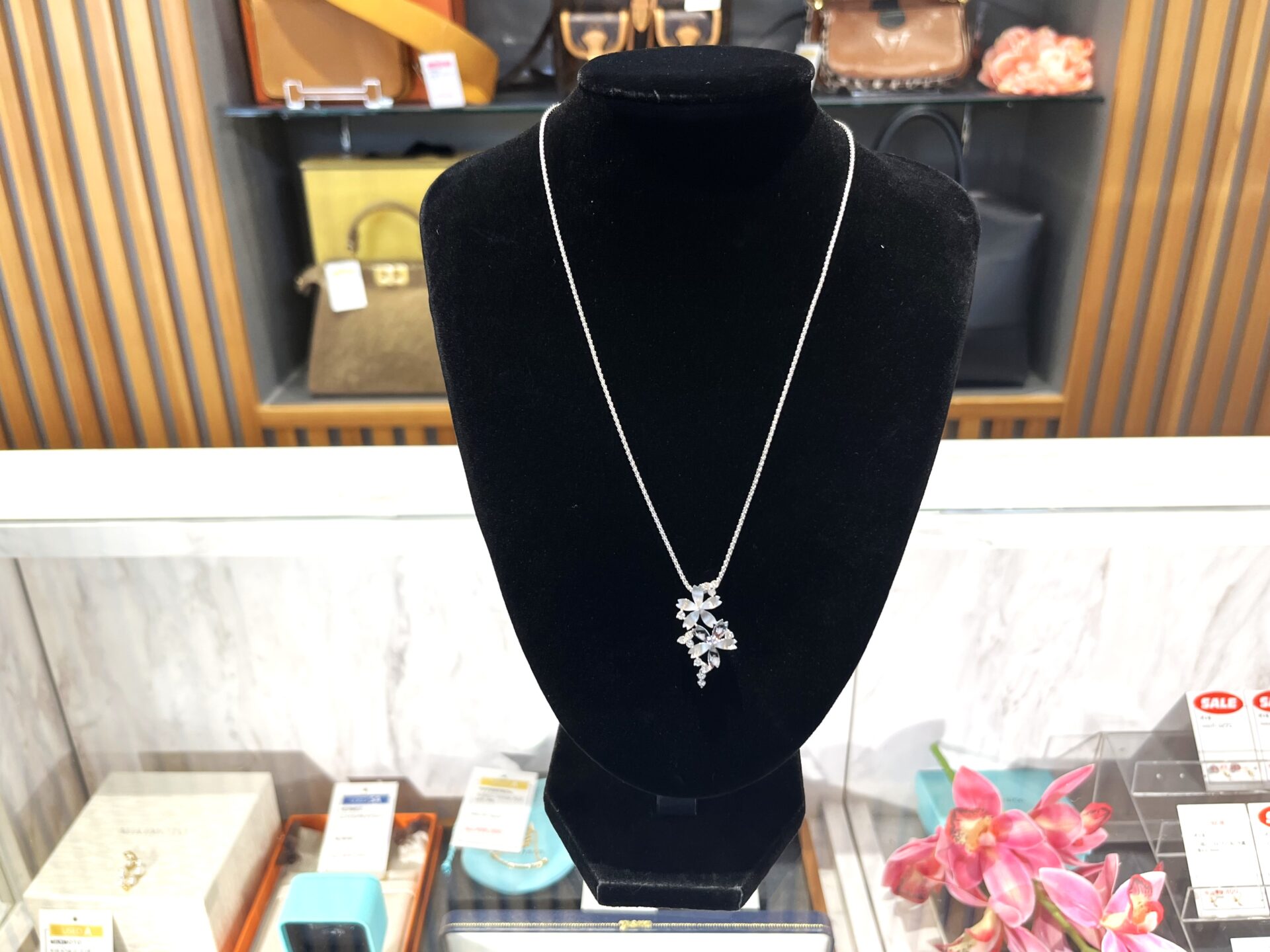 極美品　鑑定済み　約2g 約40cm k18 750ネックレス　地金　刻印有り 極美品 鑑定済み 約2g 約40cm k18 750ネックレス 地金 刻印有り