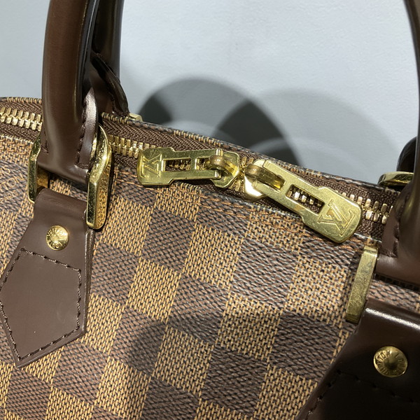 LOUIS VUITTON（ルイ・ヴィトン） N51131 ダミエ アルマ