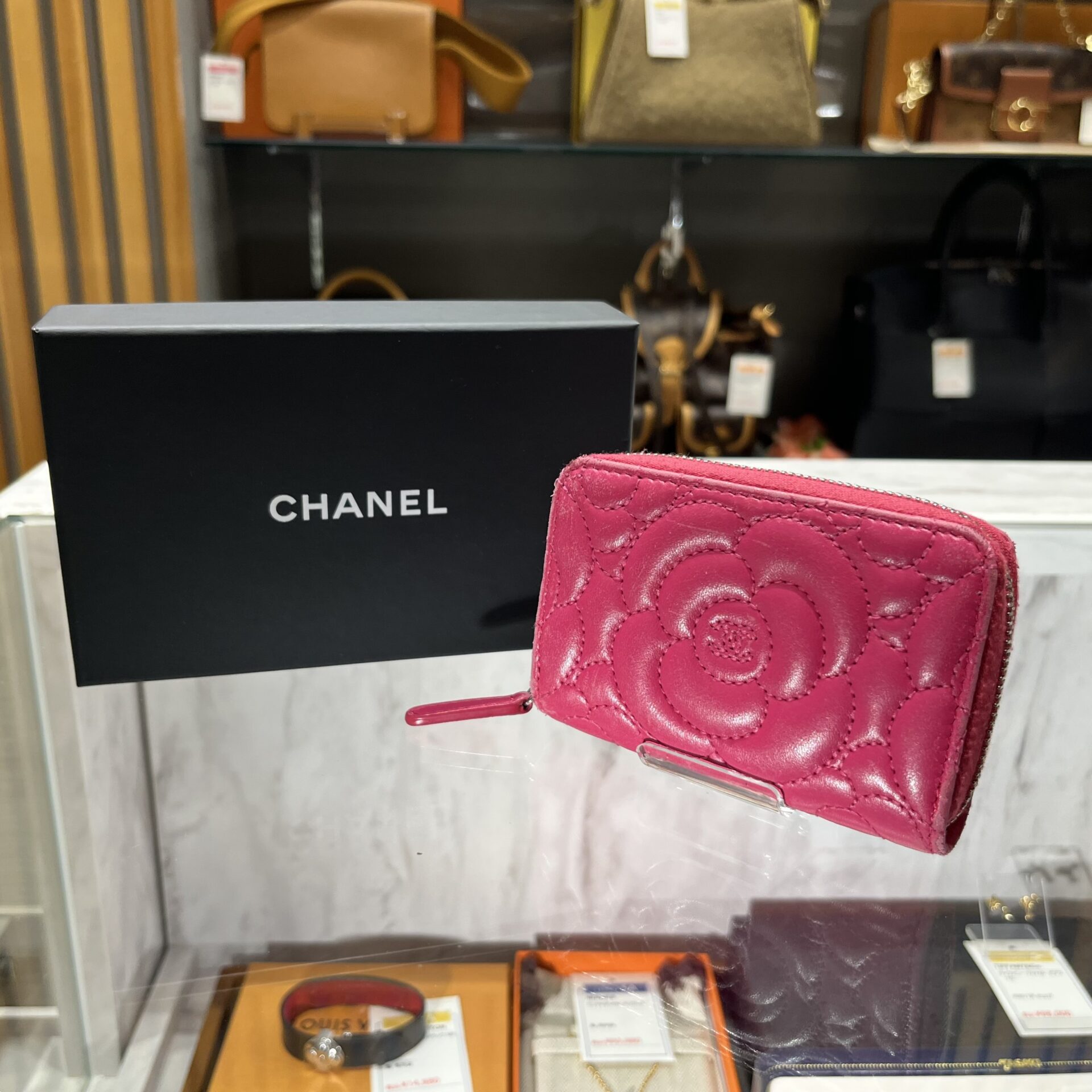 CHANEL買取】シャネル カメリア ミニウォレットの査定ポイント公開
