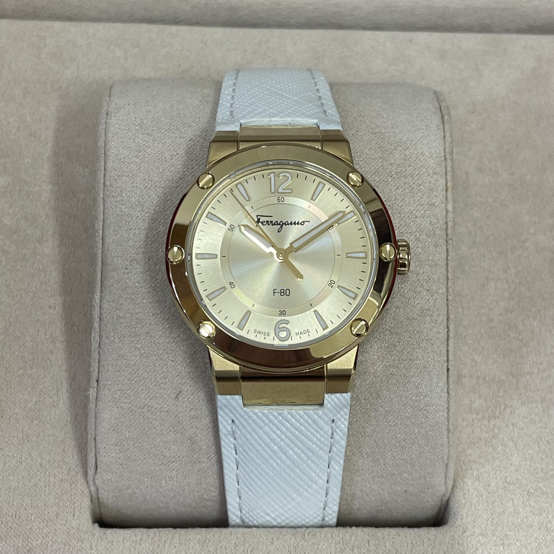 【稼動品】フェラガモ Ferragamo レディース腕時計F-80 ダイヤベゼル ◇フェラガモ F-80 レディース時計の買取価格・質預かりの価格を大公開