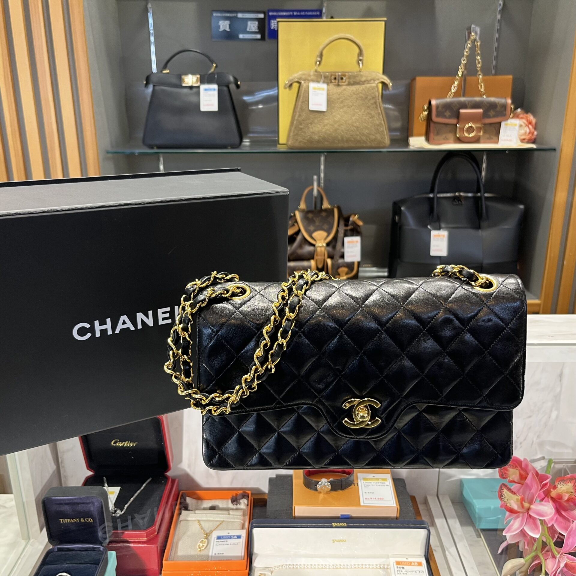 ☆CHANEL　シャネルまとめ売り シャネル買取】マトラッセ・ダブルフラップの査定額を左右するポイント