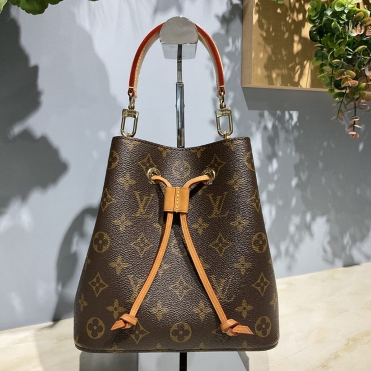 LOUIS VUITTON（ルイ・ヴィトン） M46581 ネオノエBB