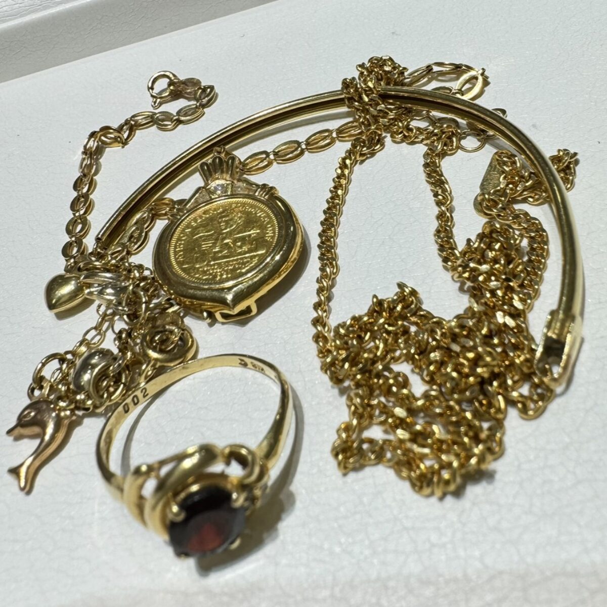 金 イエローゴールド