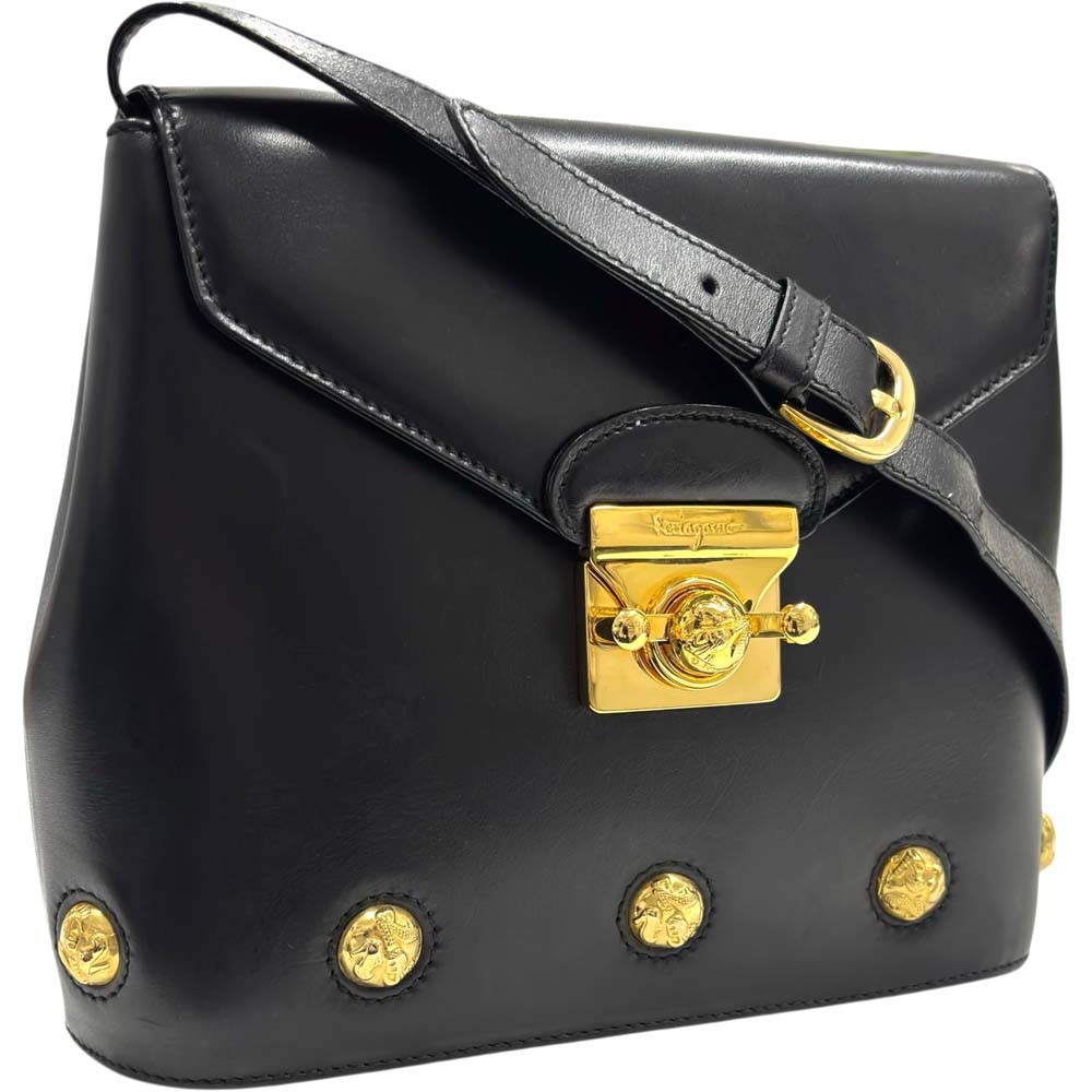 山形 サルヴァトーレフェラガモ（Salvatore Ferragamo）買取