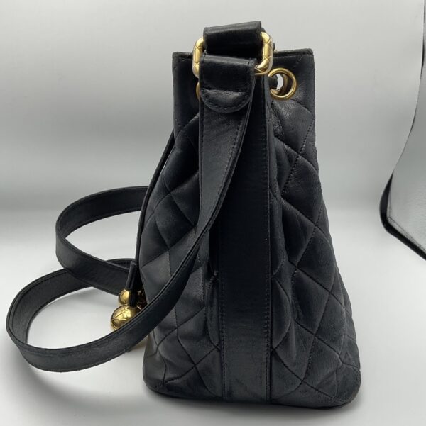 シャネル マトラッセ　巾着バッグ