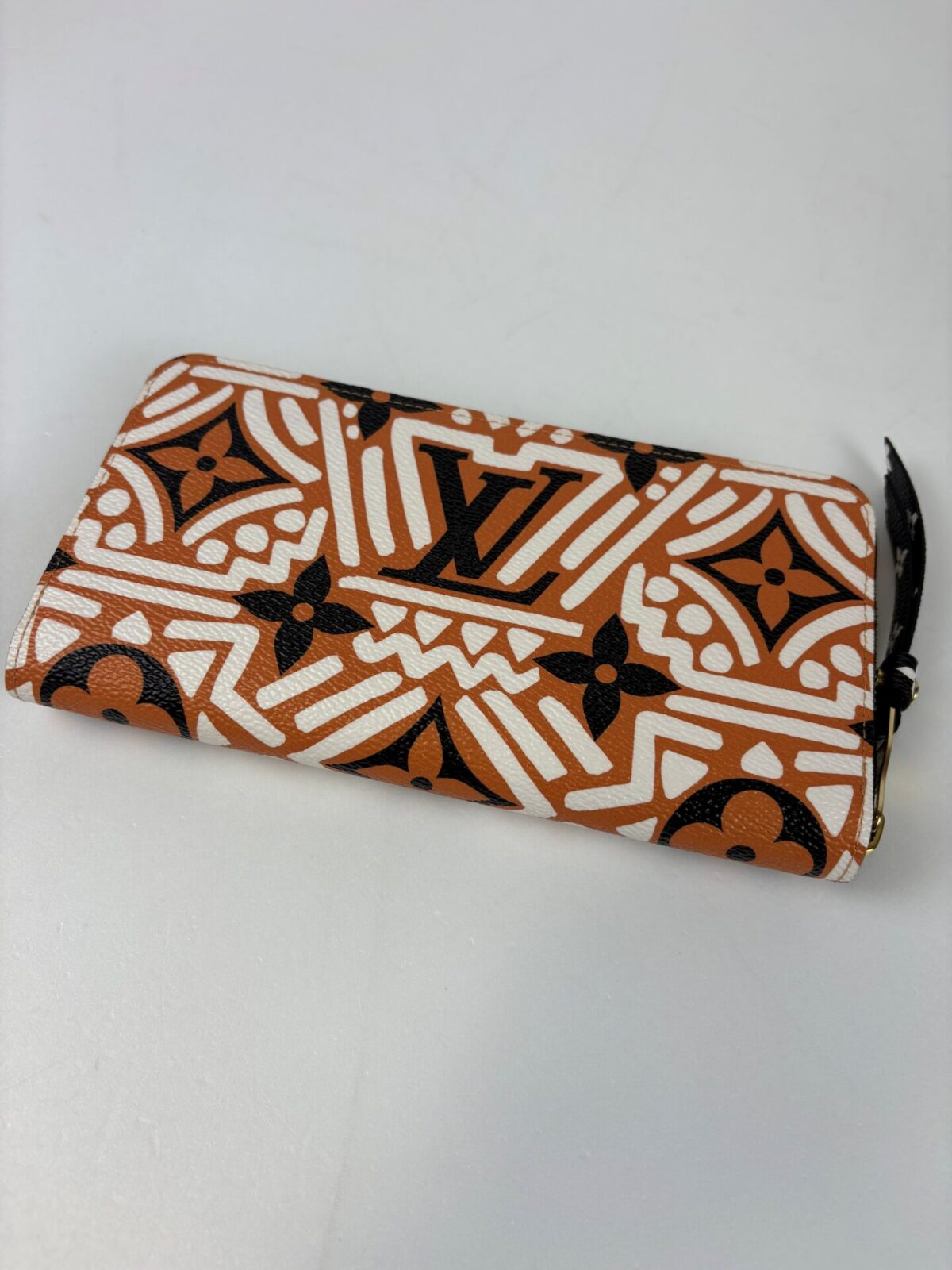 ヴィトン_LVクラフティジッピーウォレット