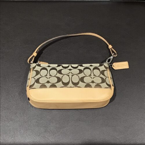 COACH（コーチ）6094 シグネチャーアクセサリーポーチ】の買い取り価格