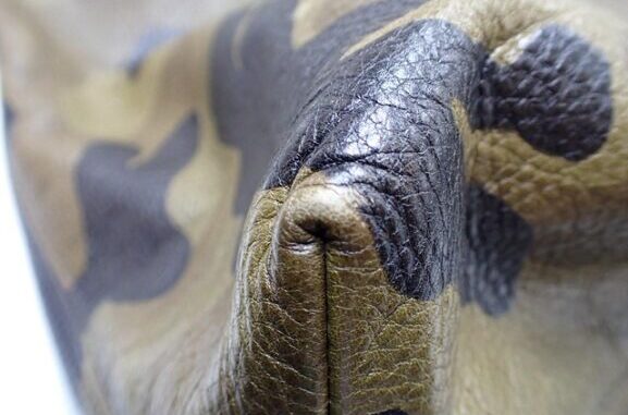 クロムハーツの迷彩トートバッグの写真