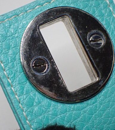 ティファニーターンロック二つ折り長財布の写真