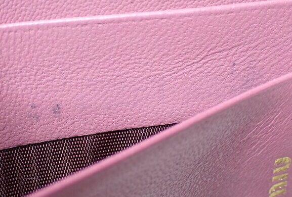 ミュウミュウパイソン財布の写真