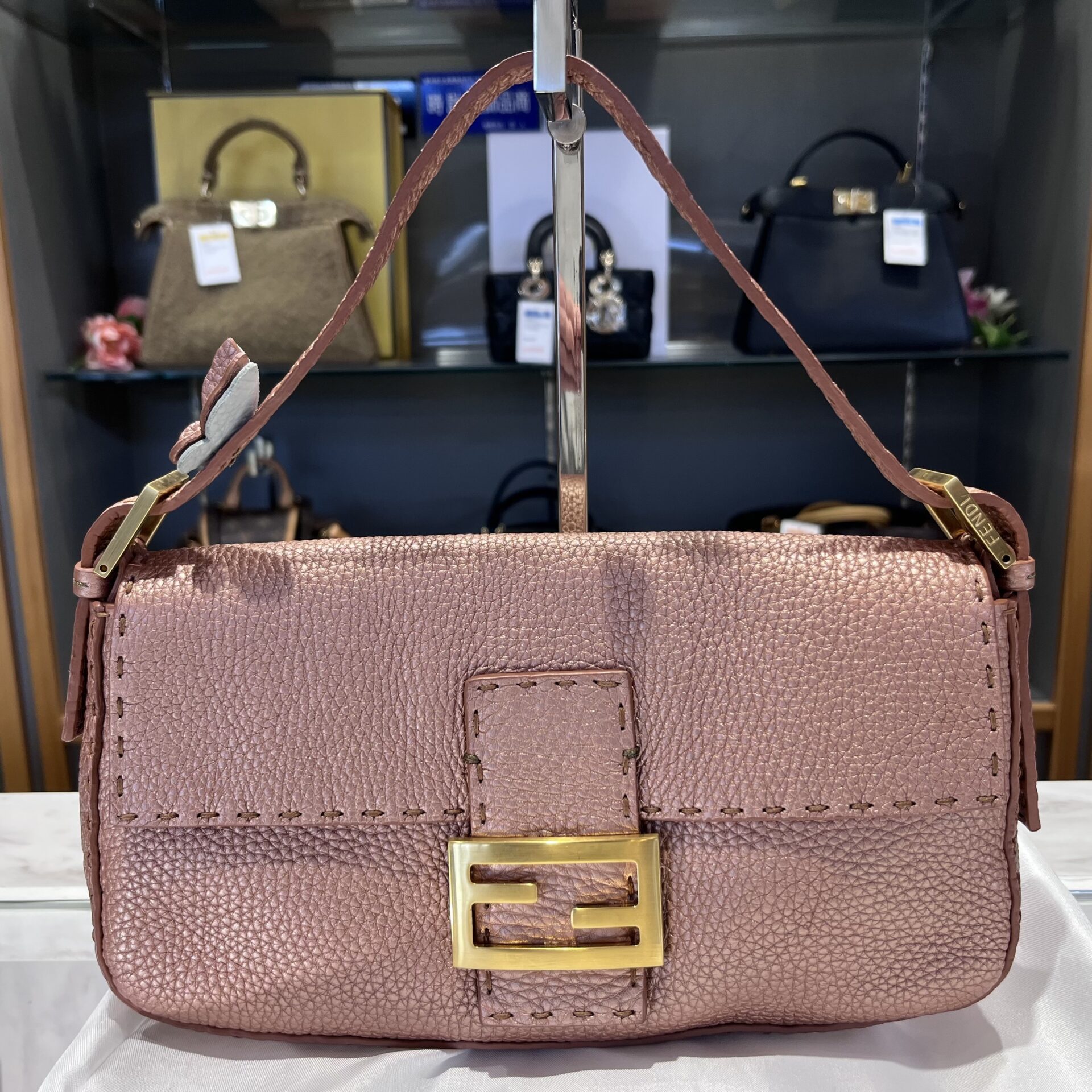 FENDI フェンディ 買取】マンマバケットを高く売るコツ！セレリア