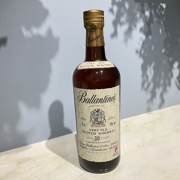 バランタイン 30年 ベリーオールド】の買取価格と査定ポイントをご紹介