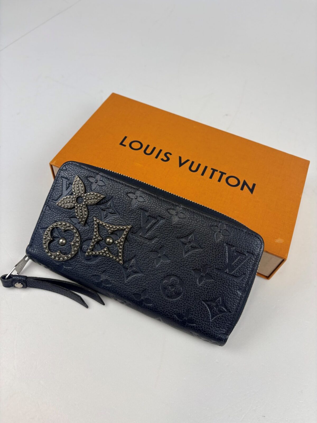 ヴィトン_ジッピーウォレット