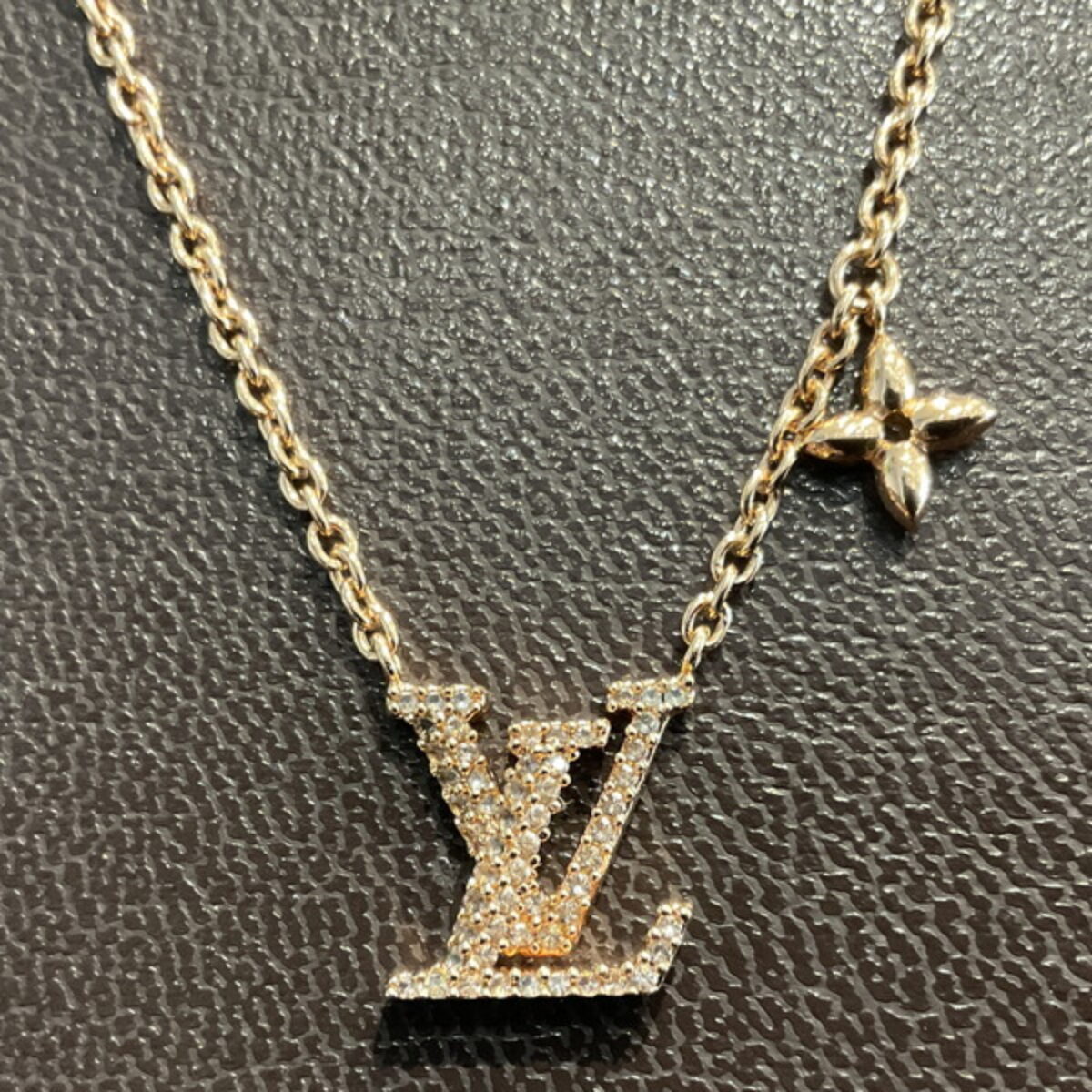 LOUIS VUITTON(ルイ・ヴィトン）M00985 LVアイコニック ネックレス