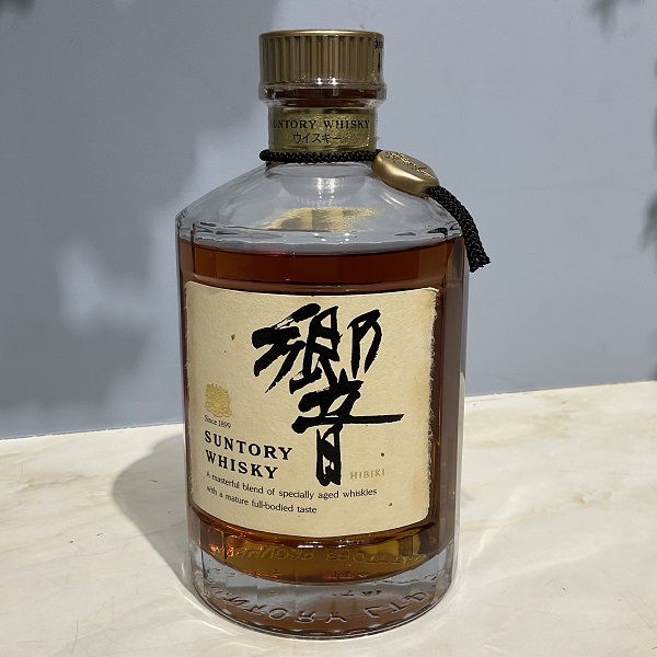 サントリー 響 金キャップ 裏ゴールドラベル 750ml】の買取価格と査定