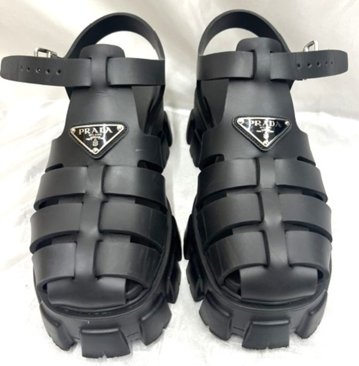 PRADA】モノリス ラバーサンダル（2X3083）を高価買取しました