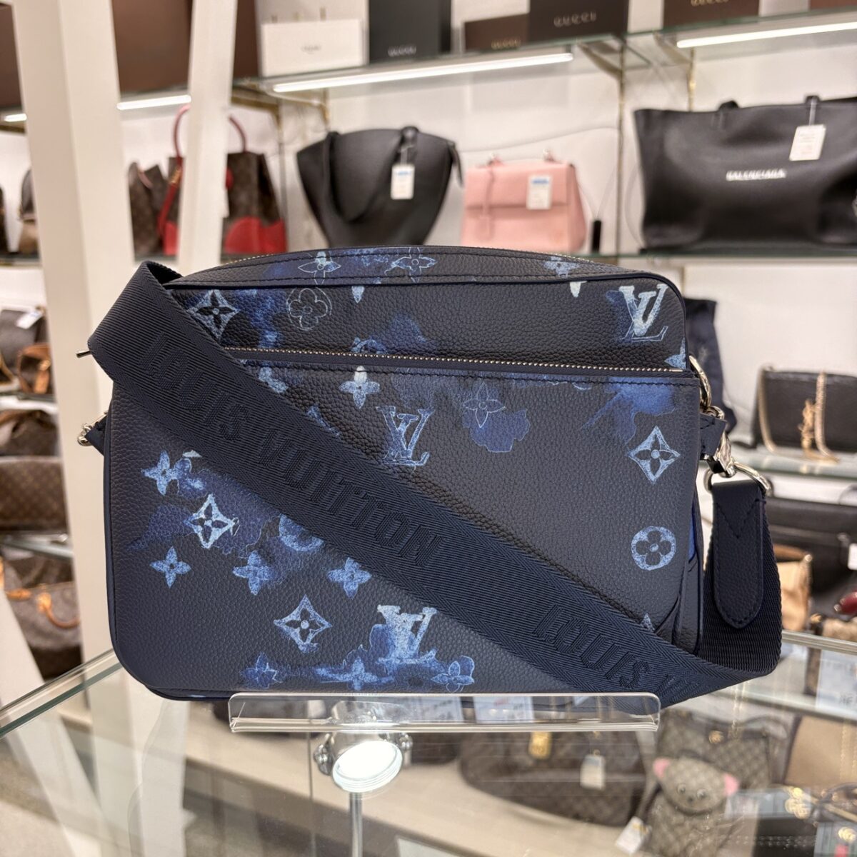 LOUIS VUITTON トリオメッセンジャー M57840