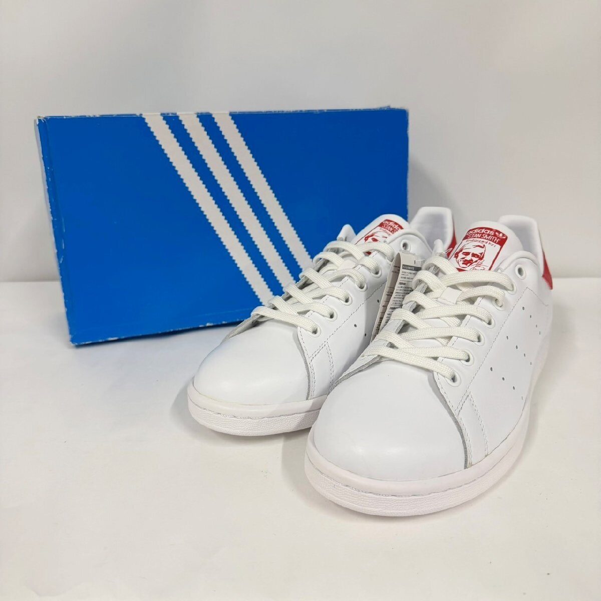 adidasスタンスミススニーカー