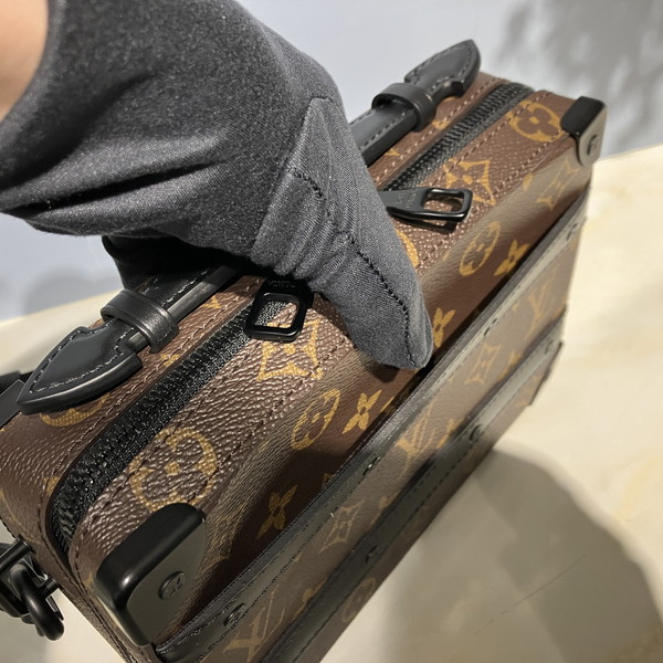 LOUIS VUITTON（ルイヴィトン）M45935 ハンドル・ソフトトランク
