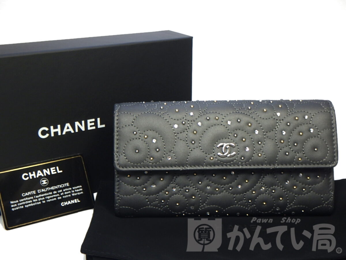 2018年新作 Chanel【シャネル】ニューカメリア スタッズ長財布/A82283 