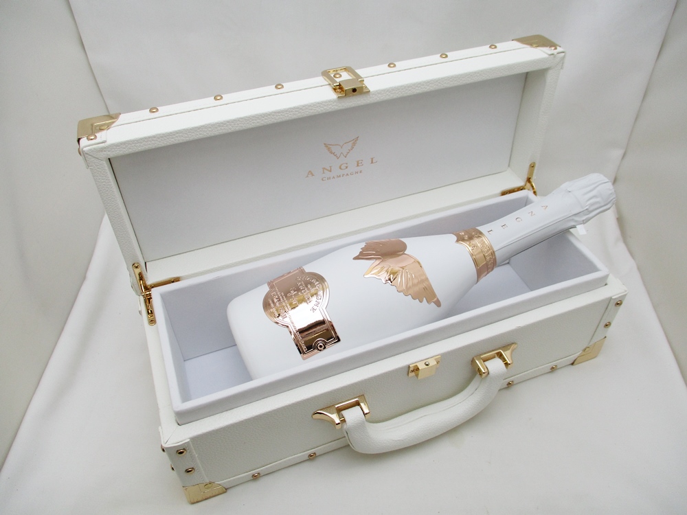 大人気シャンパン!エンジェル ロゼ ホワイトの買取価格について 大人気シャンパン!エンジェル ロゼ ホワイトの買取価格について